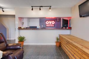 The lobby or reception area at OYO Hotel Mt Vernon KY - Renfro valley I-75