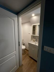Phòng tắm tại Studio Pod Room, free parking