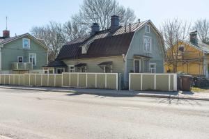 Gallery image of Newly renovated apartment in a woodenhouse from 1910 in Martti! in Turku