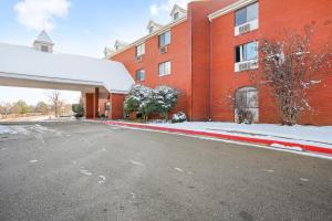 Gallery image of OYO Hotel Edmond - University of Central Oklahoma in Edmond