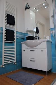 A kitchen or kitchenette at Corte Colori