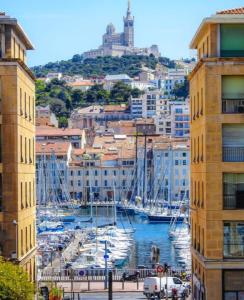 マルセイユにあるDu côté du Vieux Port & Mucem - centralのギャラリーの写真