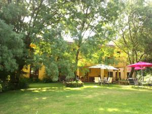 Vonkajšia záhrada v ubytovaní Hotel Rural Xerete