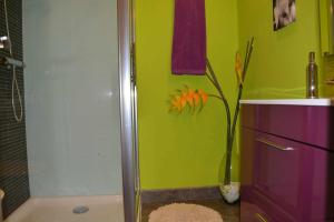 Kúpeľňa v ubytovaní Apartamento CarabelaSiente la brisa del mar