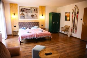 Łóżko lub łóżka w pokoju w obiekcie NIECH TO SZLAK B&B