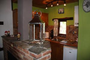 Dapur atau dapur kecil di Holiday Home Lumassote