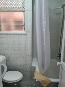 A bathroom at Apartamentos Catalina Park