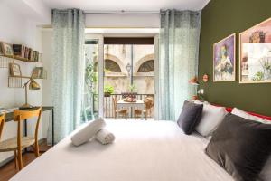 A bed or beds in a room at Cassaro261 B&B