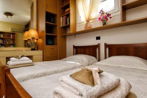 Posteľ alebo postele v izbe v ubytovaní Luxurious Villa by the sea