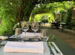 Zahrada ubytování LOGIS-Hôtel-Restaurant La Gentilhommière