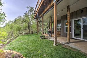 Zahrada ubytování Lovely Canyon View Apartment with Patio and Yard