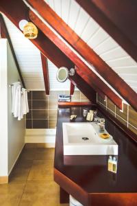 Koupelna v ubytování La Suite Villa