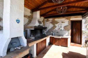 Fotografia z galérie ubytovania Luxurious Villa by the sea v destinácii Posidhonía