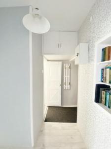 Perpustakaan di apartmen