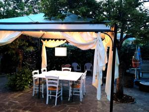 Φωτογραφία από το άλμπουμ του Cavo Beach 2 σε Cavo