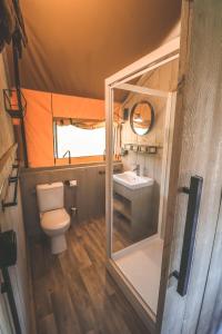 Phòng tắm tại Agriturismo Rancone Lodges