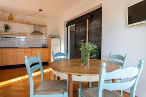 Kuchyň nebo kuchyňský kout v ubytování Charming tale apartments Modun19