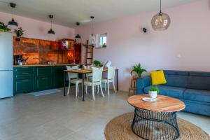 Kuchyň nebo kuchyňský kout v ubytování Charming tale apartments Modun19