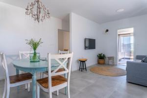 TV a/nebo společenská místnost v ubytování Charming tale apartments Modun19