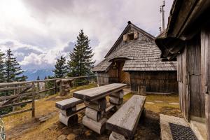 Zdjęcie z galerii obiektu Alpine Chalet Velika Planina - Irenca - I Feel Alps w mieście Stahovica