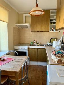 Η κουζίνα ή μικρή κουζίνα στο klusums 2