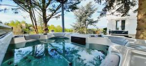 The swimming pool at or close to Mirador Balaton design Villa