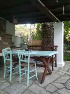 Patio nebo venkovní prostory v ubytování Almira Kalamos