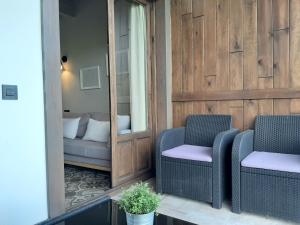 A seating area at Apartamentos El Llanin