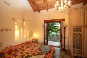 Posteľ alebo postele v izbe v ubytovaní Cretan Stone built Villa Agapi