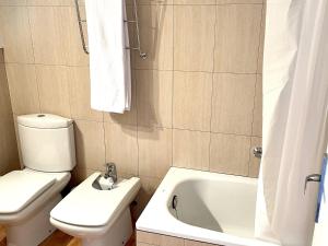 Ein Badezimmer in der Unterkunft APARTBEACH CYE 6 CLIMATIZADO y JUNTO PLAYA
