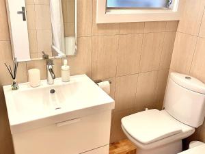 Ein Badezimmer in der Unterkunft APARTBEACH CYE 6 CLIMATIZADO y JUNTO PLAYA