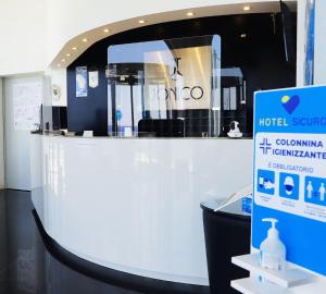 Certifikát, hodnocení, plakát nebo jiný dokument vystavený v ubytování Jonico Hotel