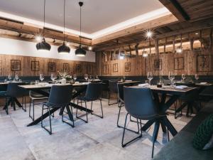 Restaurace v ubytování VAYA Zillertal inklusive Gästekarte Erste Ferienregion Zillertal