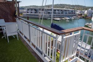 Foto da galeria de WATERFRONT NEW LISTNG - 8 SOUTH QUAY - em Knysna