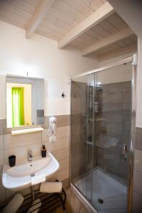 A bathroom at Quattro Incanti