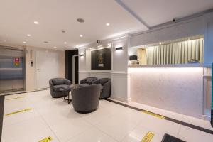 TV a/nebo společenská místnost v ubytování Dream Bosphorus Hotel