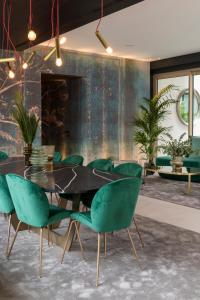 Posezení v ubytování We Me Suite Hotel