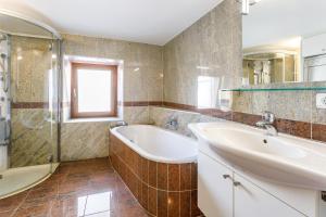 Kúpeľňa v ubytovaní Camping & Pension Au an der Donau + 37 fotografií