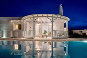 Πισίνα στο ή κοντά στο La maison Private Villa