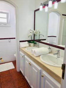 A bathroom at Duplex Penthouse Panoramic Del Atlantico