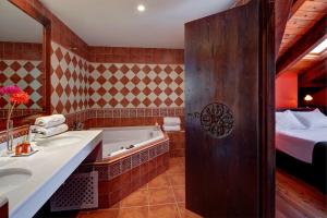 Koupelna v ubytování Villa de Plan Apartments&Suites + 37 fotografií