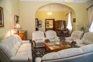 Posezení v ubytování Chateau Zbiroh