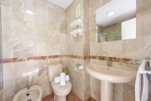 Koupelna v ubytování Apartamentos Nuevo México C 372 + 13 fotografií
