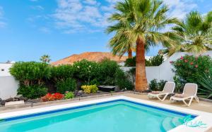 Zdjęcie z galerii obiektu Exceptional 3-Bed Villa private pool and Jacuzzi w mieście Playa Blanca