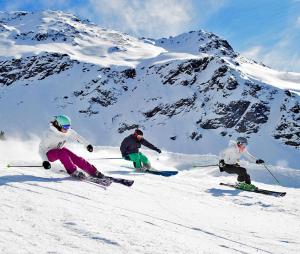 Imagen de la galería de Apartamento de montaña y ESQUÍ en el Pirineo Aragonés, Villanúa - WIFI, en Villanúa