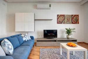 Posezení v ubytování Exceptional Tigne Seafront Apartments by Shortletsmalta
