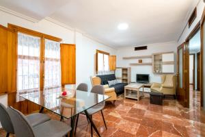 Telewizja i/lub zestaw kina domowego w obiekcie Holi-Rent Estrella