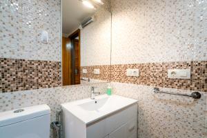 Koupelna v ubytování Holi-Rent Estrella + 24 fotografií