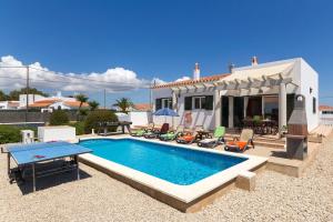 The swimming pool at or close to Villa Leander by Villa Plus
