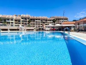 The swimming pool at or close to Los Cristianos - heated swimming pool air-conditioned